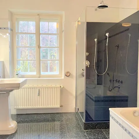 Edle Altbauwohnung Trifft Oberbayrisches Bergidyll Апартаменты Байришцелль